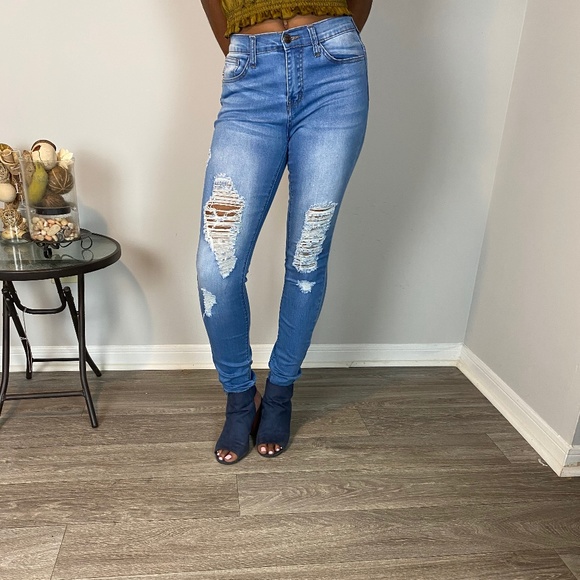 ASOS Denim - Bamboo blue butt lift Colombian jeans